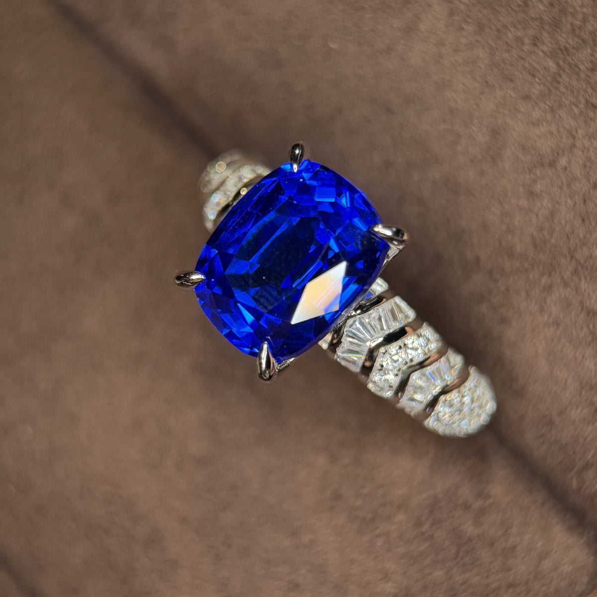 GRC Certified Kashmir Sapphire Ring - 5.68 Carat Engagement & Birthstone Jewelry for Anniversaries