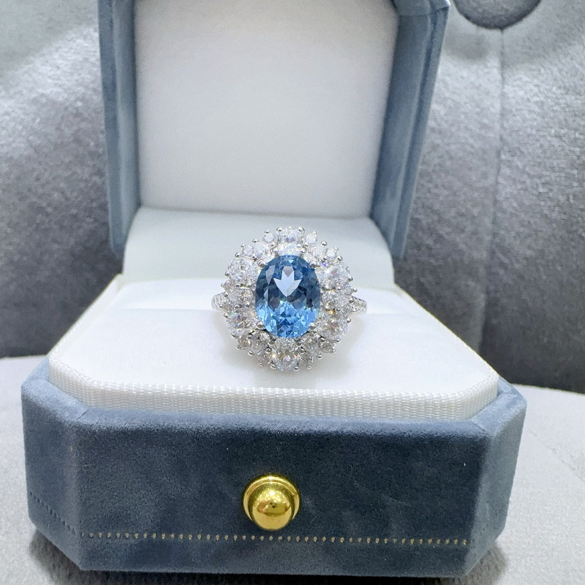 2-Carat Cultivated Blue Spinel Egg-Shaped Ring | High-End Women's Jewelry
